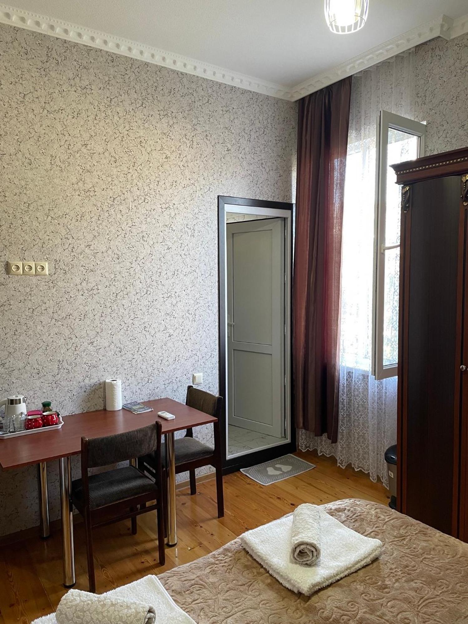 Elco Hotel Sugdidi Eksteriør billede