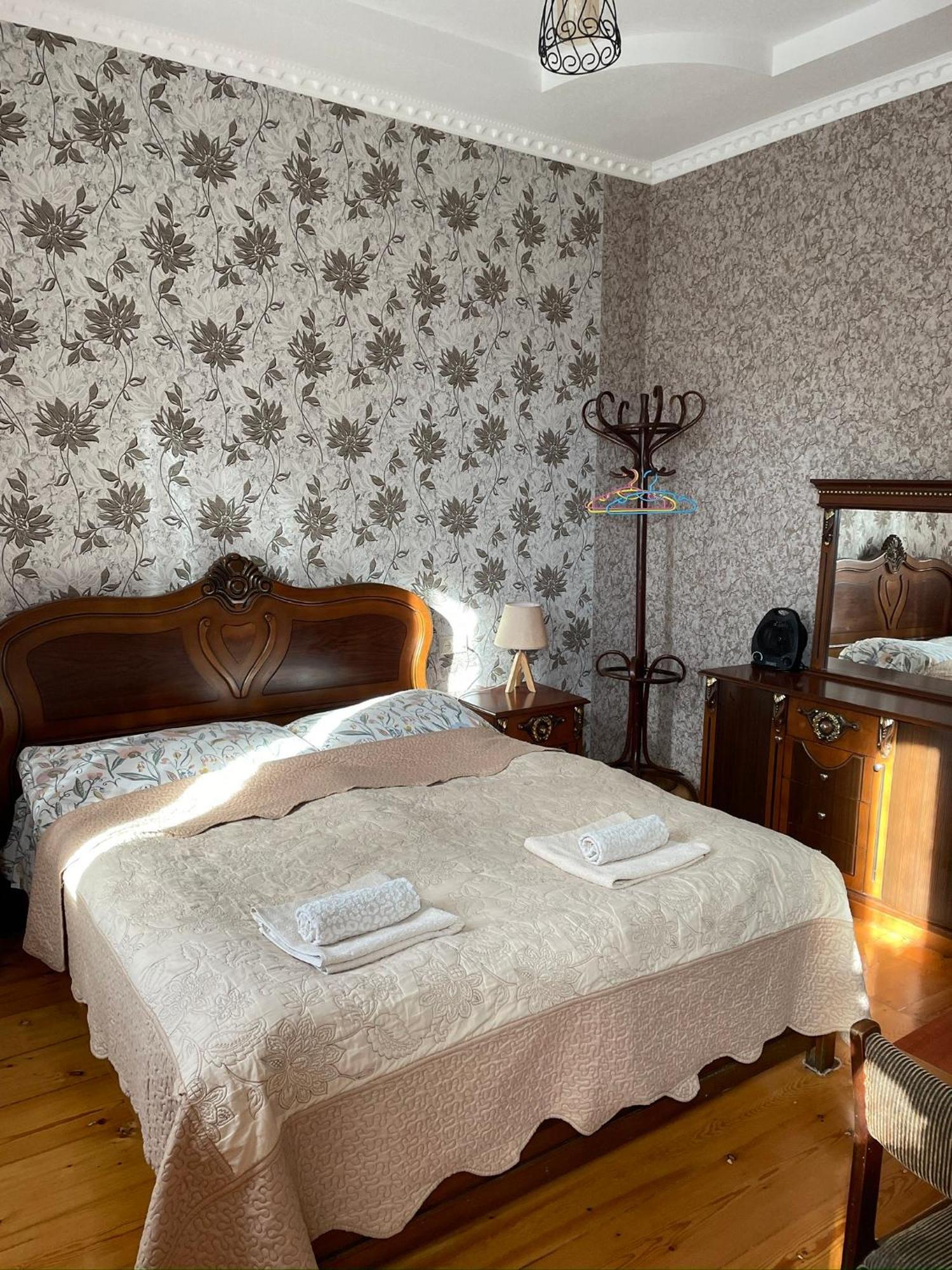 Elco Hotel Sugdidi Eksteriør billede